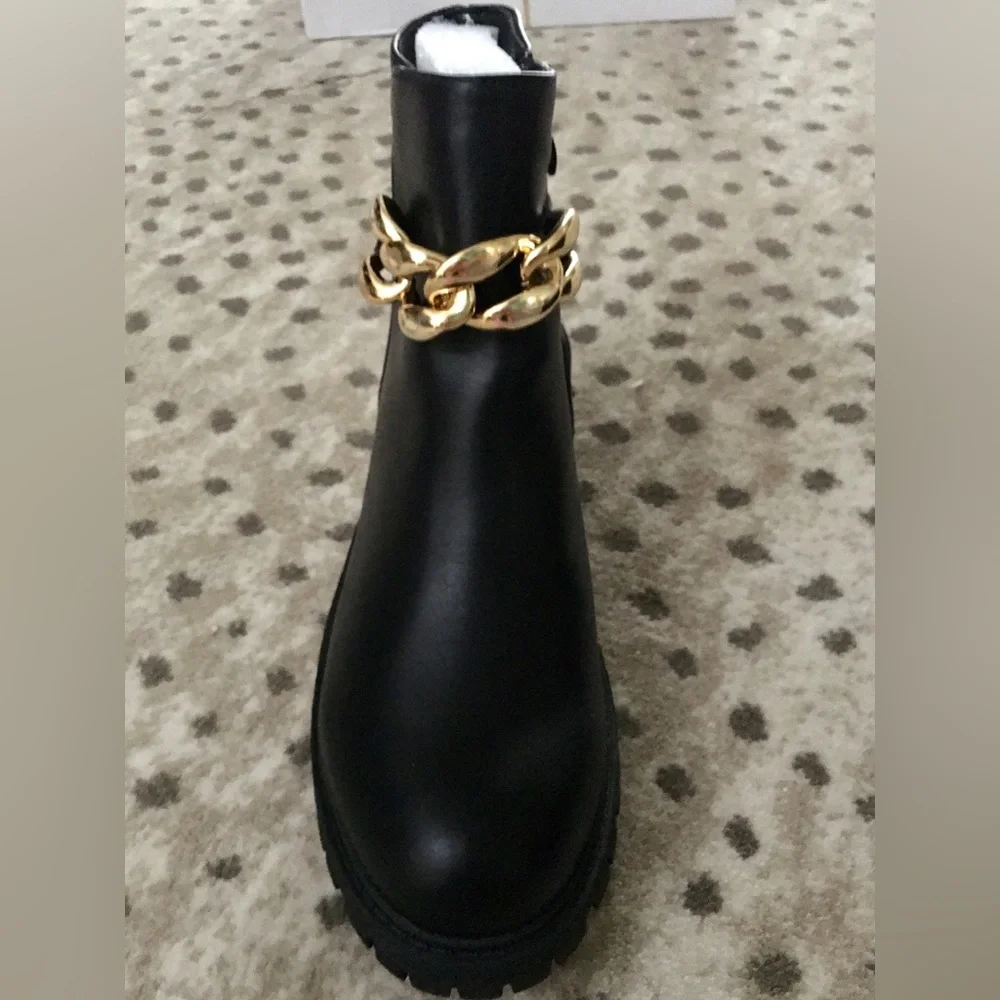 NEW NICOLE MILLER 9M ELLE Gold
Chain Chelsea Booties Boots Lug Sole Zip closure - Picture 6 of 12